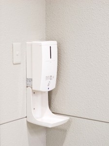 クリーンルーム・トイレ・玄関消毒液塗布自動ドア